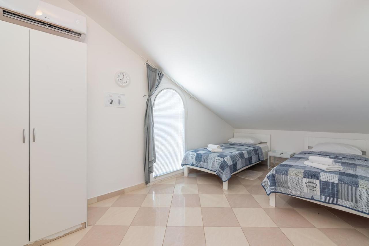 Apartment Mimoza 6, Baska, Krk Exterior photo