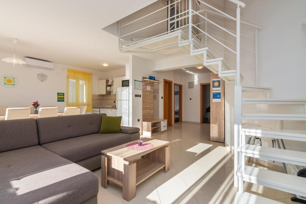 Apartment Mimoza 6, Baska, Krk Exterior photo