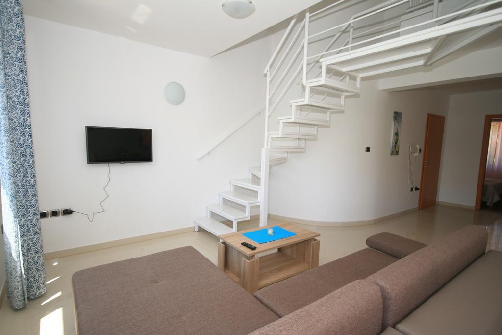 Apartment Mimoza 6, Baska, Krk Exterior photo