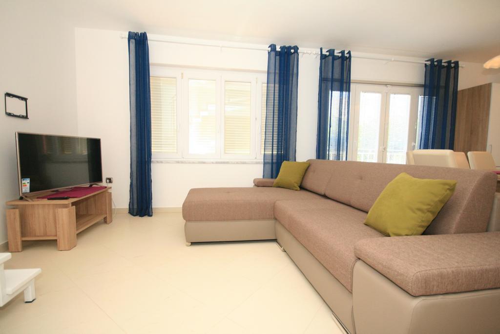 Apartment Mimoza 6, Baska, Krk Exterior photo